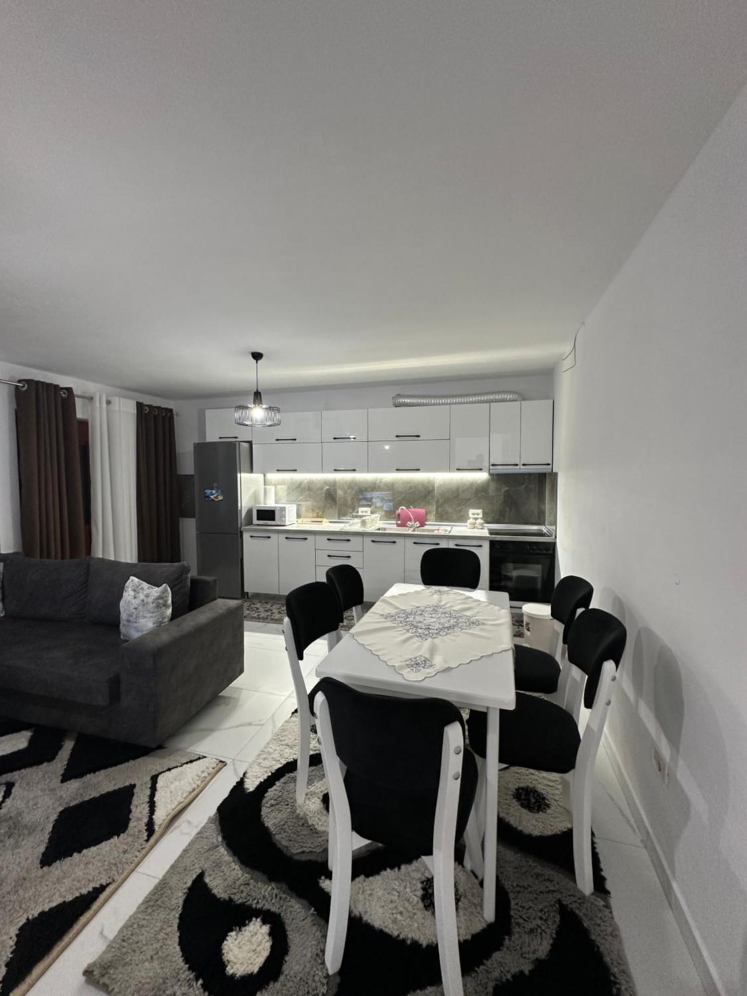 Elezi Apartment City Centre Tirana Exterior photo